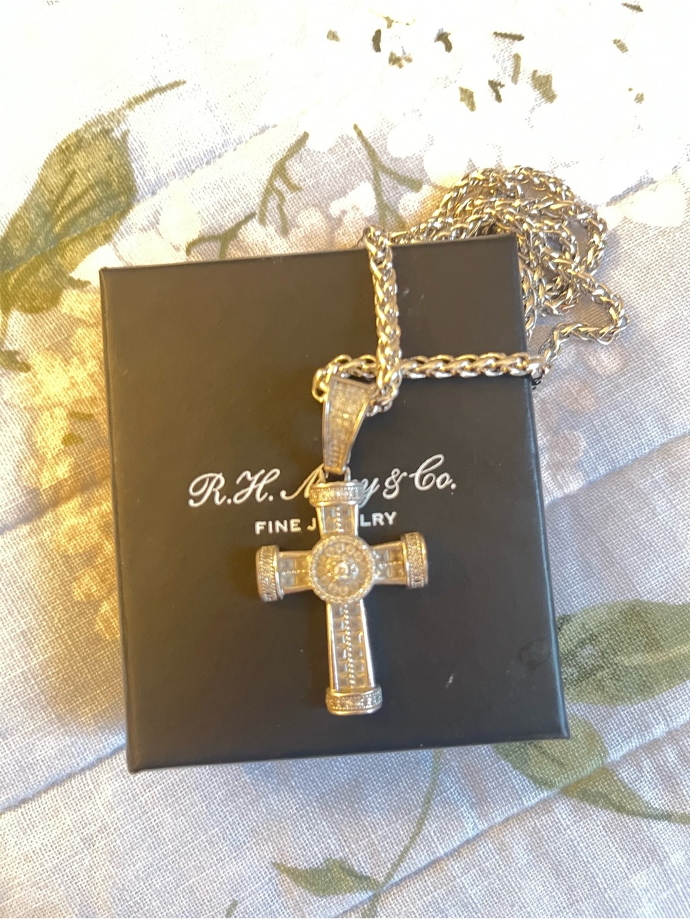 Sterling Silver Cross Pendant & 24 inch Necklace. New.